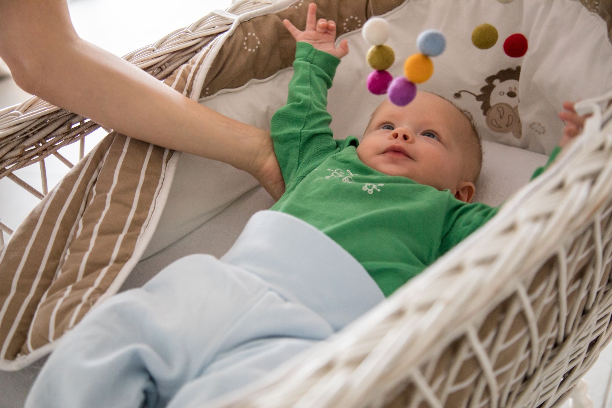 Babys sollten zum Schlafen auf einer festen Unterlage liegen