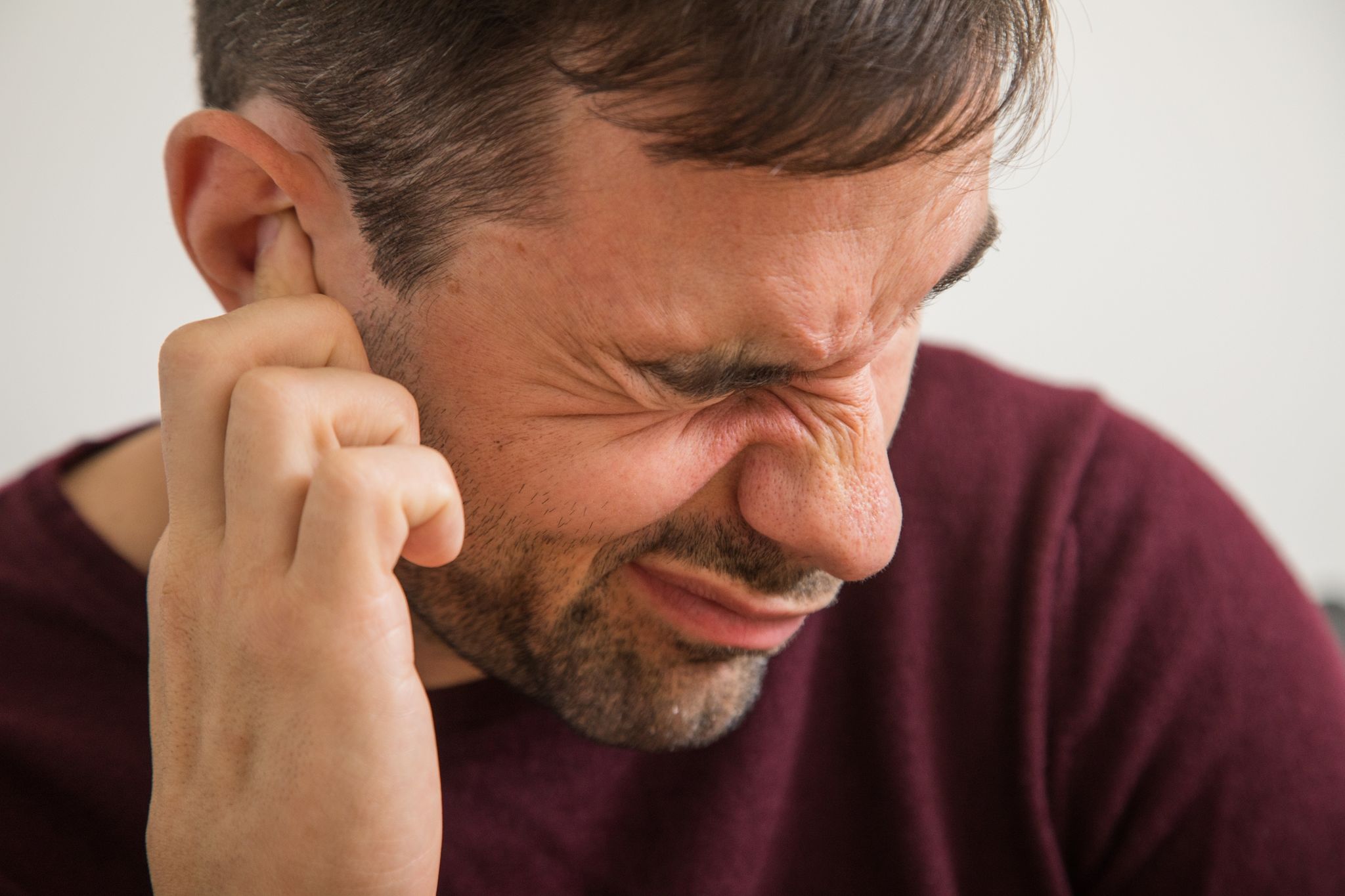 Lärm und Stress vermeiden: Wann Sie mit Hörsturz zum Arzt sollten